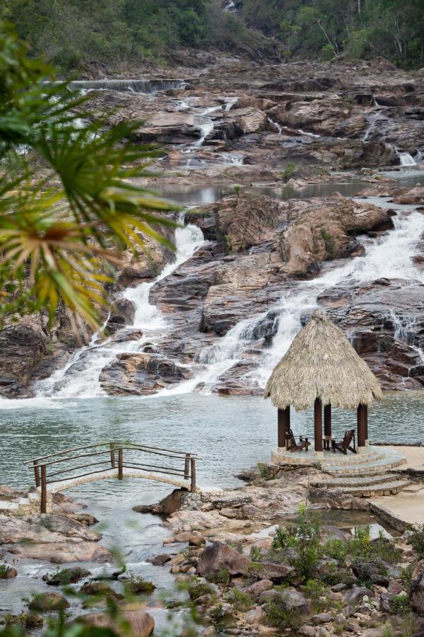 Gaia Riverlodge Unitedville 外观 照片