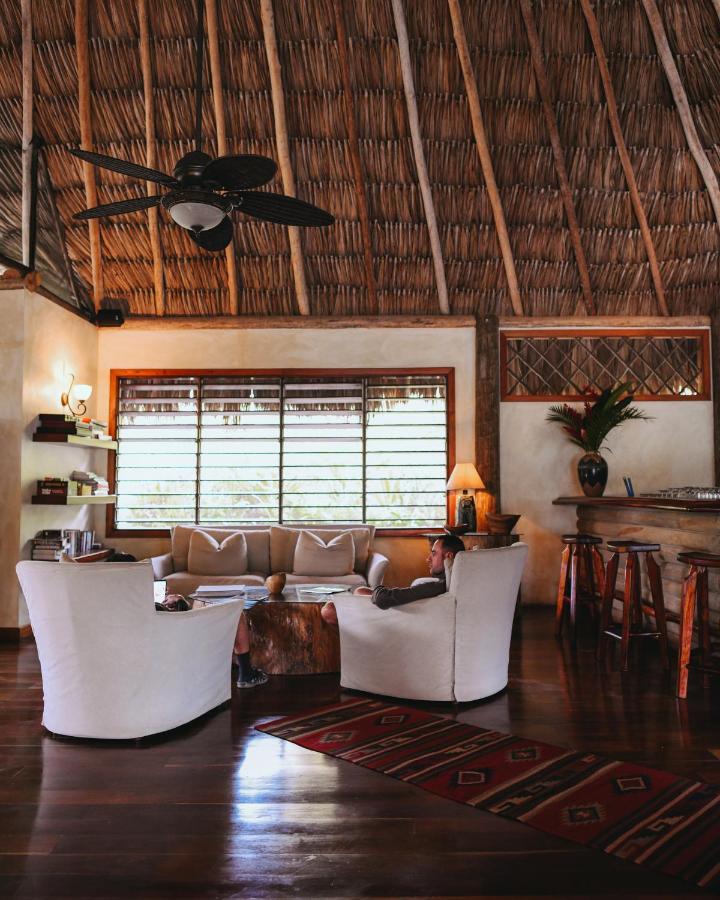 Gaia Riverlodge Unitedville 外观 照片