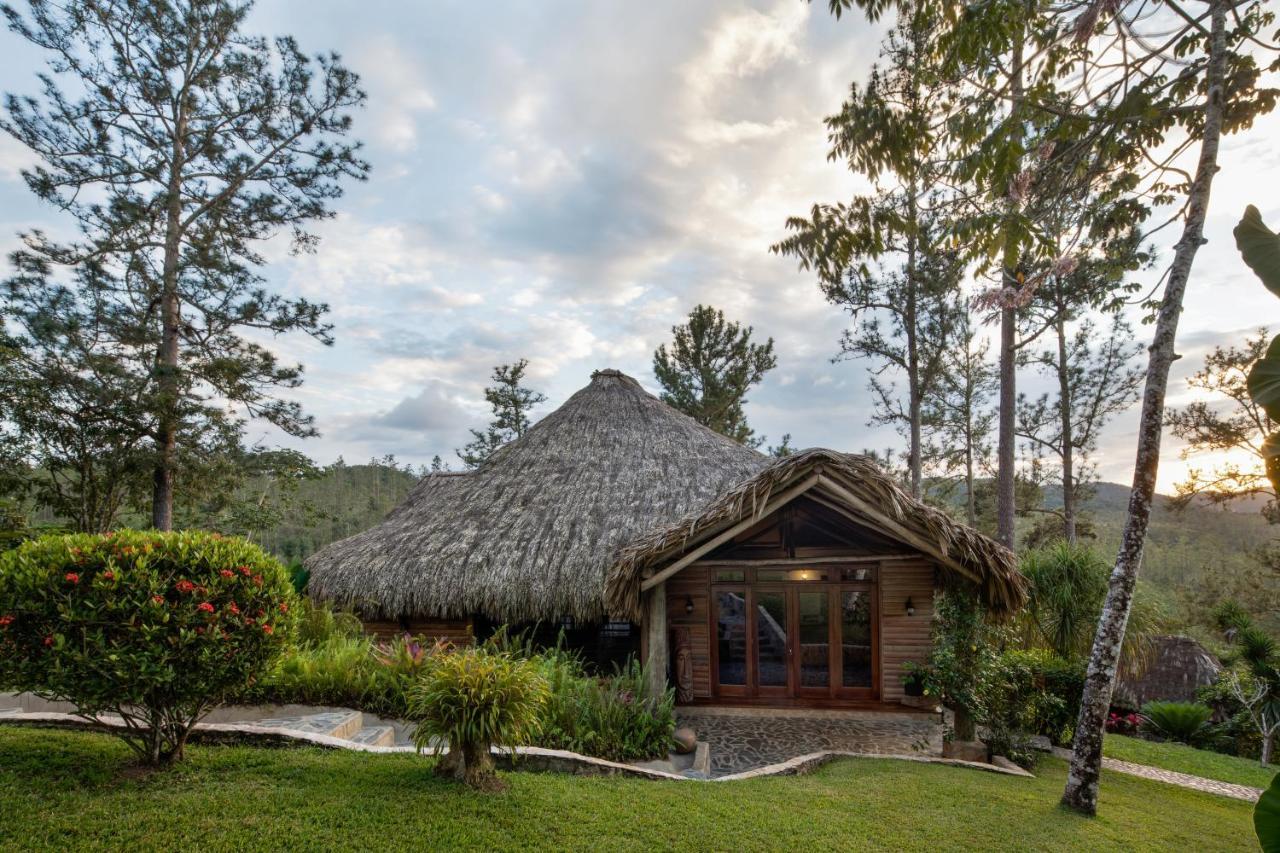 Gaia Riverlodge Unitedville 外观 照片