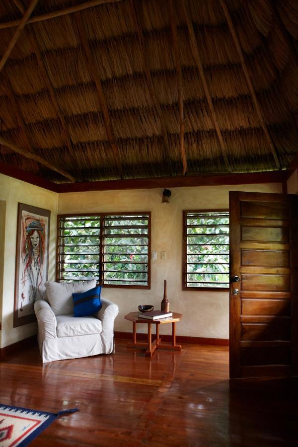 Gaia Riverlodge Unitedville 外观 照片