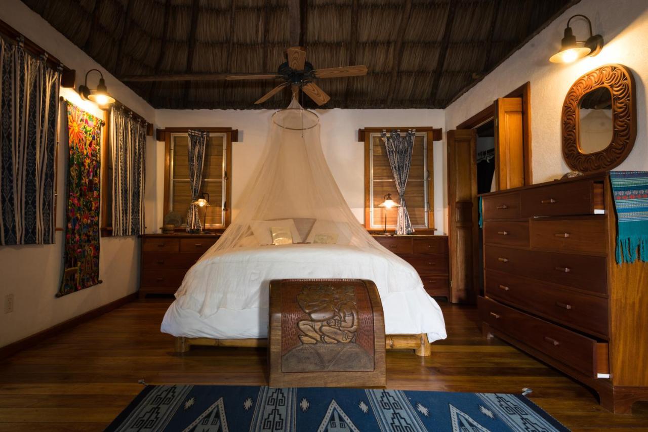 Gaia Riverlodge Unitedville 外观 照片
