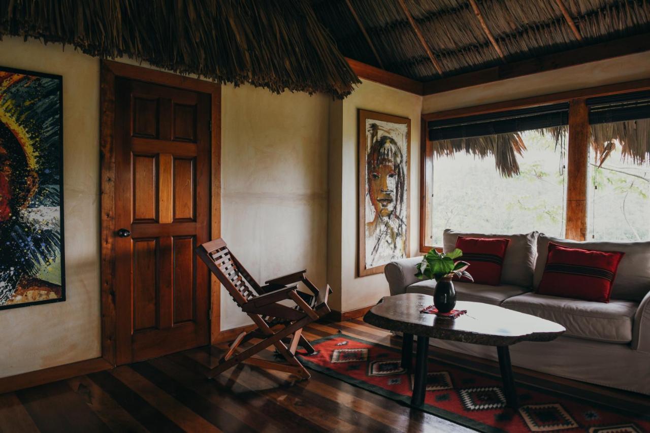 Gaia Riverlodge Unitedville 外观 照片