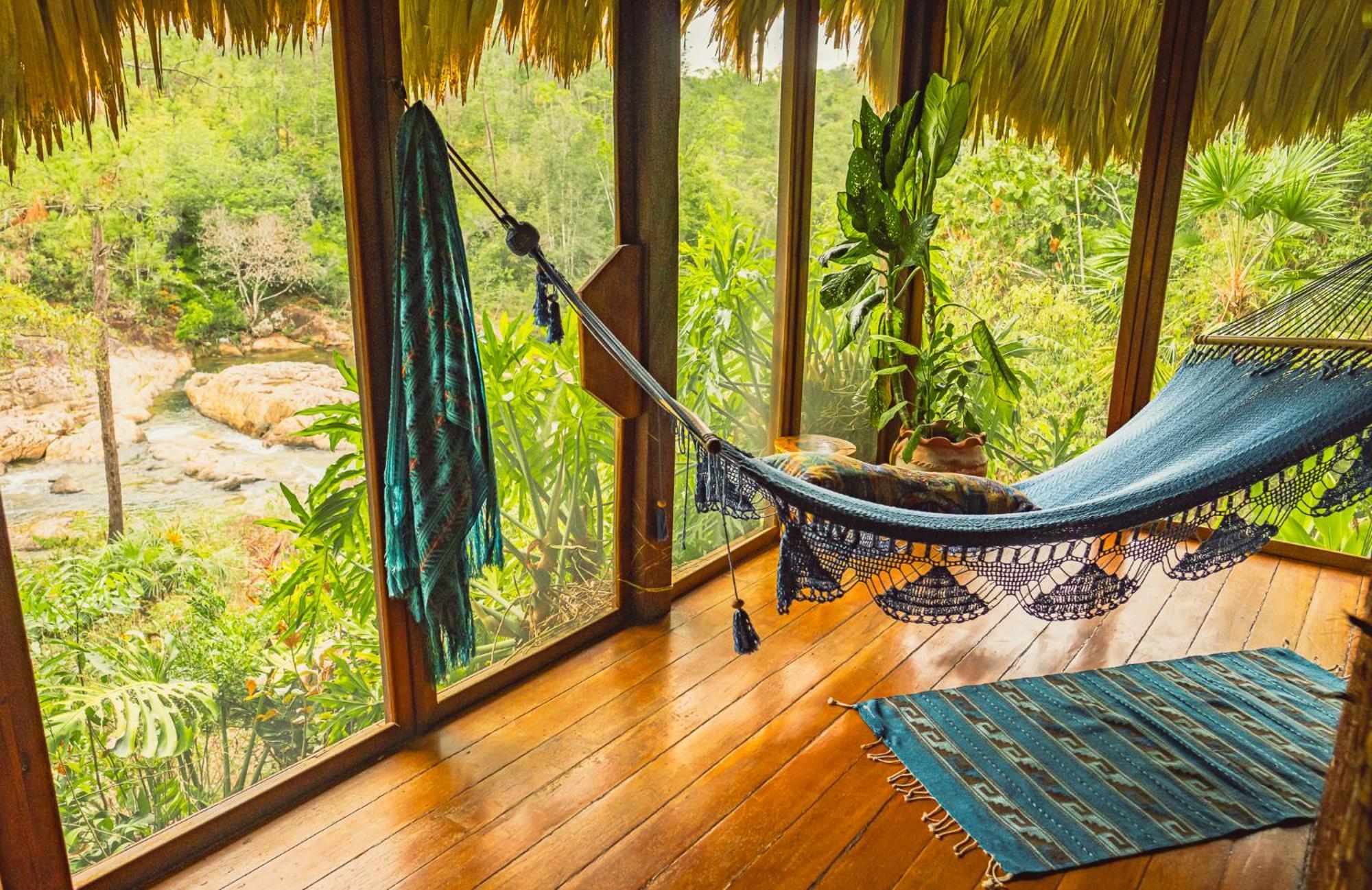 Gaia Riverlodge Unitedville 外观 照片