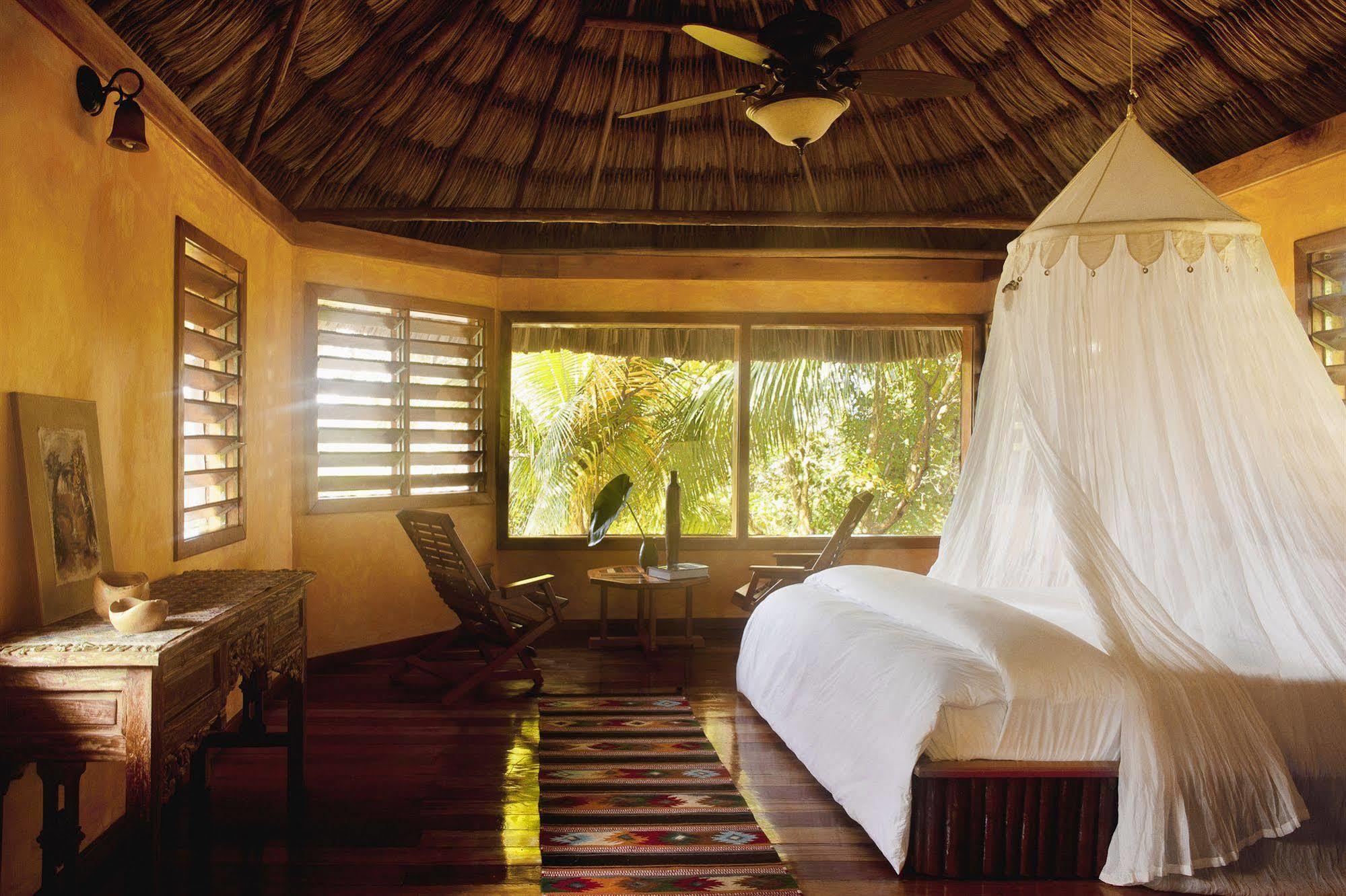 Gaia Riverlodge Unitedville 外观 照片