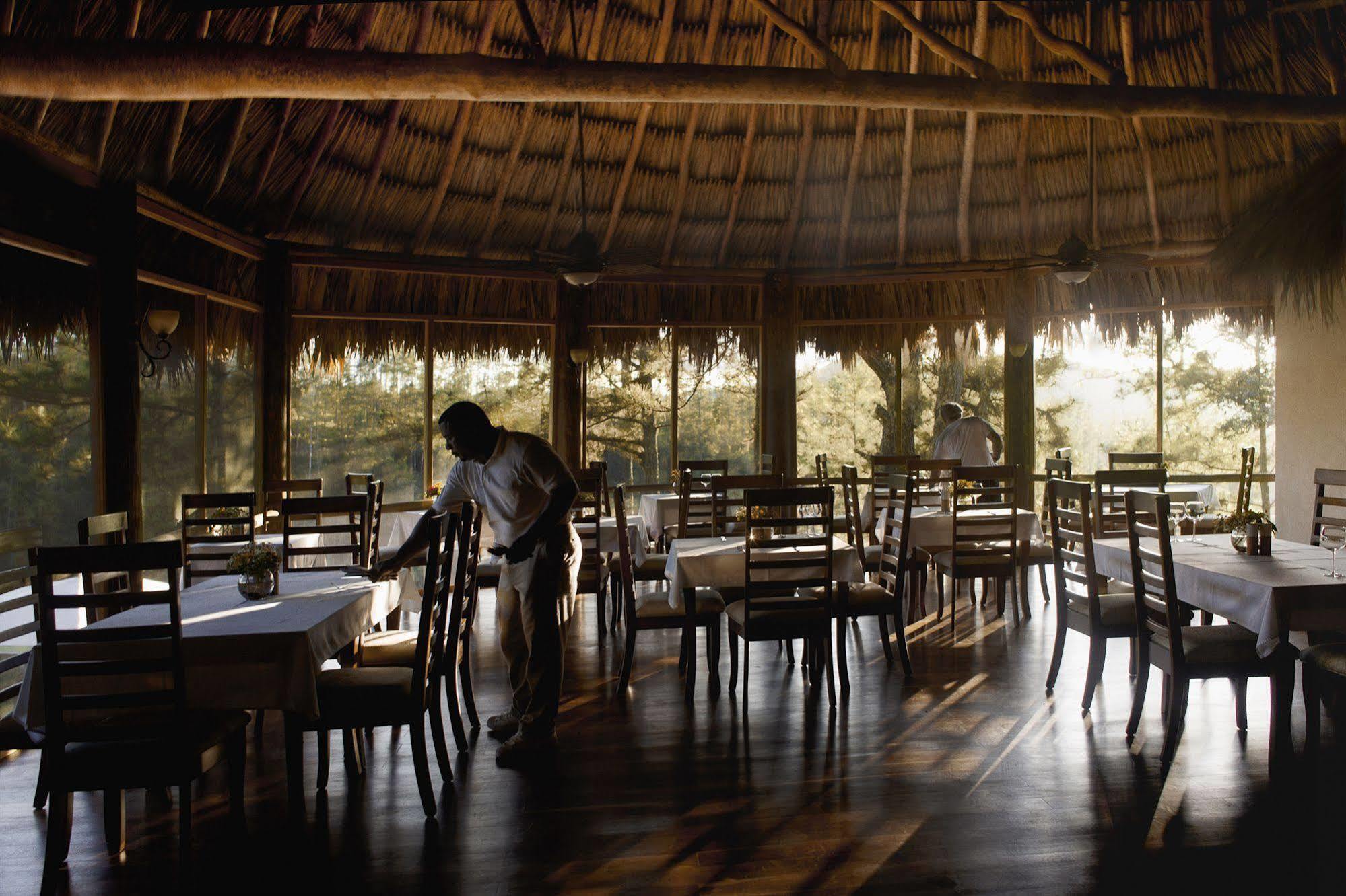 Gaia Riverlodge Unitedville 外观 照片